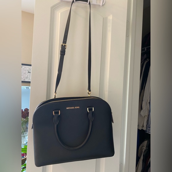 MK black purse - Picture 1 of 3